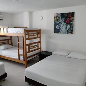 Cerca A La Playa , Santa Marta (Magdalena) Colombia